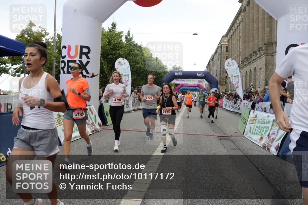 06.09.2026 - CURREX Alsterlauf Yannick Fuchs http://msf.ph/oto/10117172 06.09.2026 09:59:21 Ziel 2220, 2367, 2772, 2913, 3535, 3542, 3600, 3657, 3825, 3844, 3892, 4091, 4139, 4158, 4217, 4748, 4791, 5160, 5249, 5723, 5735, 6059, 6312, 6443, 6447 meine-sportfotos.de