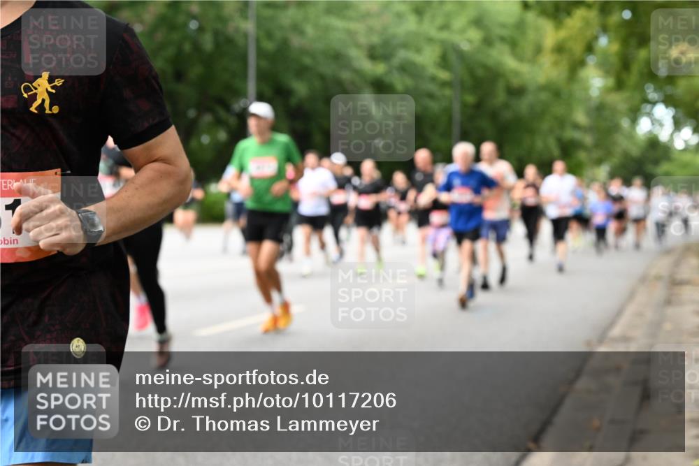 06.09.2026 - CURREX Alsterlauf Dr. Thomas Lammeyer http://msf.ph/oto/10117206 06.09.2026 09:14:41 Laufen  meine-sportfotos.de