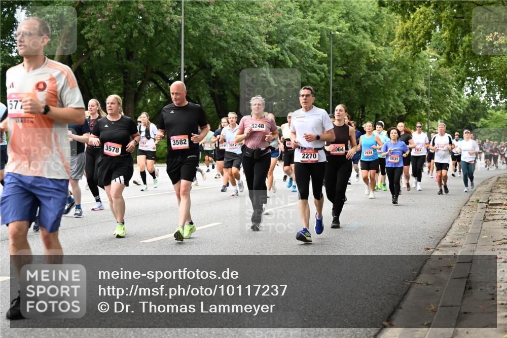 06.09.2026 - CURREX Alsterlauf Dr. Thomas Lammeyer http://msf.ph/oto/10117237 06.09.2026 09:14:45 Laufen 572, 3578, 3787, 3582, 219, 3812, 5248, 064, 6147, 6354, 2270, 2934, 4831 meine-sportfotos.de