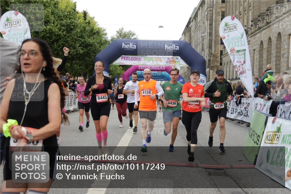 06.09.2026 - CURREX Alsterlauf Yannick Fuchs http://msf.ph/oto/10117249 06.09.2026 09:59:22 Ziel 2220, 2367, 2772, 2913, 3535, 3542, 3600, 3657, 3844, 3892, 4091, 4139, 4158, 4217, 4748, 4791, 5160, 5249, 5723, 5735, 6059, 6312, 6443, 6447 meine-sportfotos.de