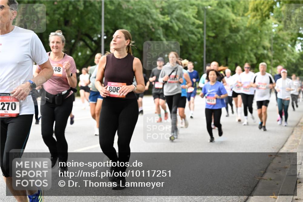 06.09.2026 - CURREX Alsterlauf Dr. Thomas Lammeyer http://msf.ph/oto/10117251 06.09.2026 09:14:48 Laufen 270, 48, 806 meine-sportfotos.de