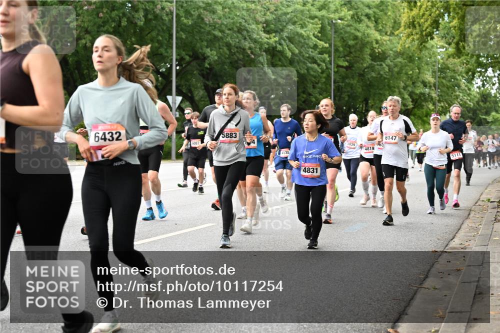 06.09.2026 - CURREX Alsterlauf Dr. Thomas Lammeyer http://msf.ph/oto/10117254 06.09.2026 09:14:49 Laufen 6432, 6087, 5883, 4138, 4831, 6147, 3039, 4819, 5111 meine-sportfotos.de