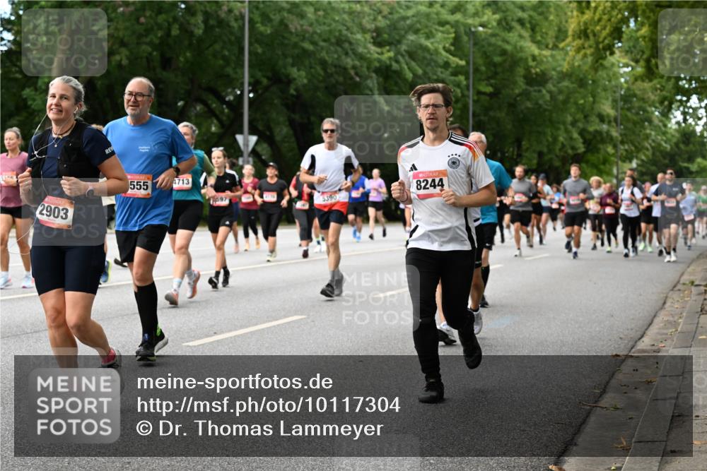 06.09.2026 - CURREX Alsterlauf Dr. Thomas Lammeyer http://msf.ph/oto/10117304 06.09.2026 09:14:56 Laufen 2903, 555, 4713, 597, 5390, 8244 meine-sportfotos.de