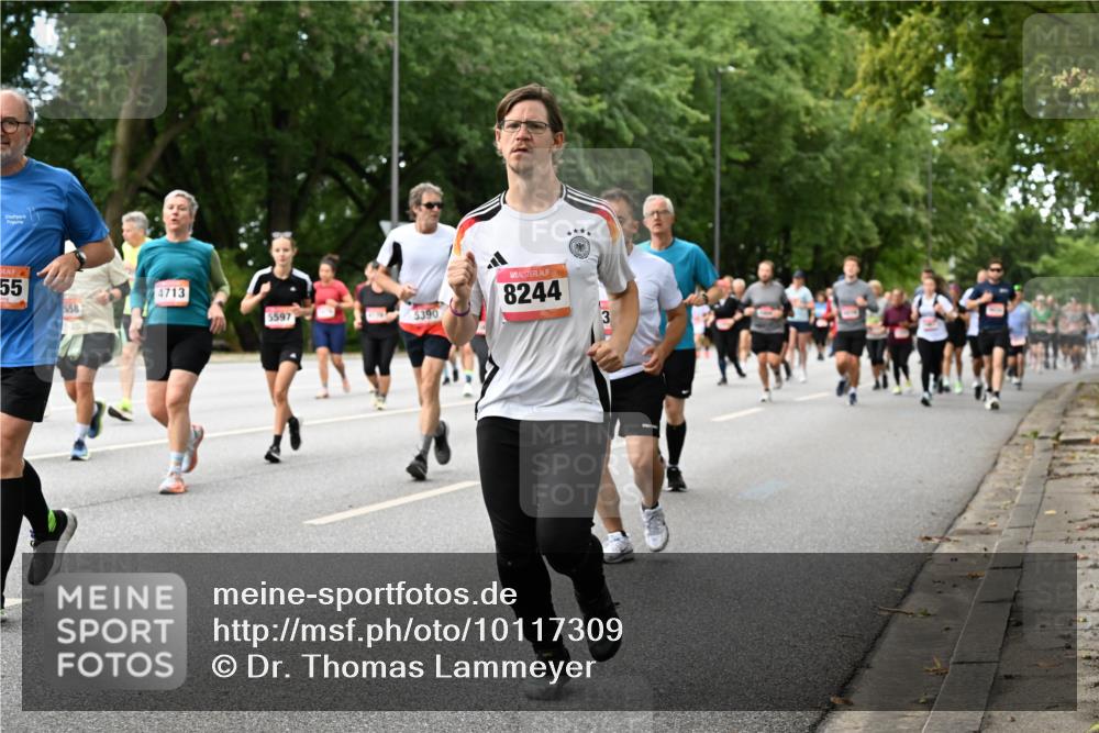 06.09.2026 - CURREX Alsterlauf Dr. Thomas Lammeyer http://msf.ph/oto/10117309 06.09.2026 09:14:57 Laufen 55, 558, 4713, 5597, 5390, 8244 meine-sportfotos.de