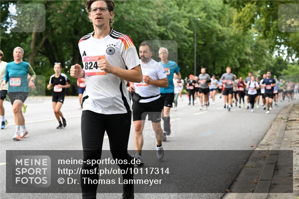 06.09.2026 - CURREX Alsterlauf Dr. Thomas Lammeyer http://msf.ph/oto/10117314 06.09.2026 09:14:57 Laufen 4713, 824, 98 meine-sportfotos.de