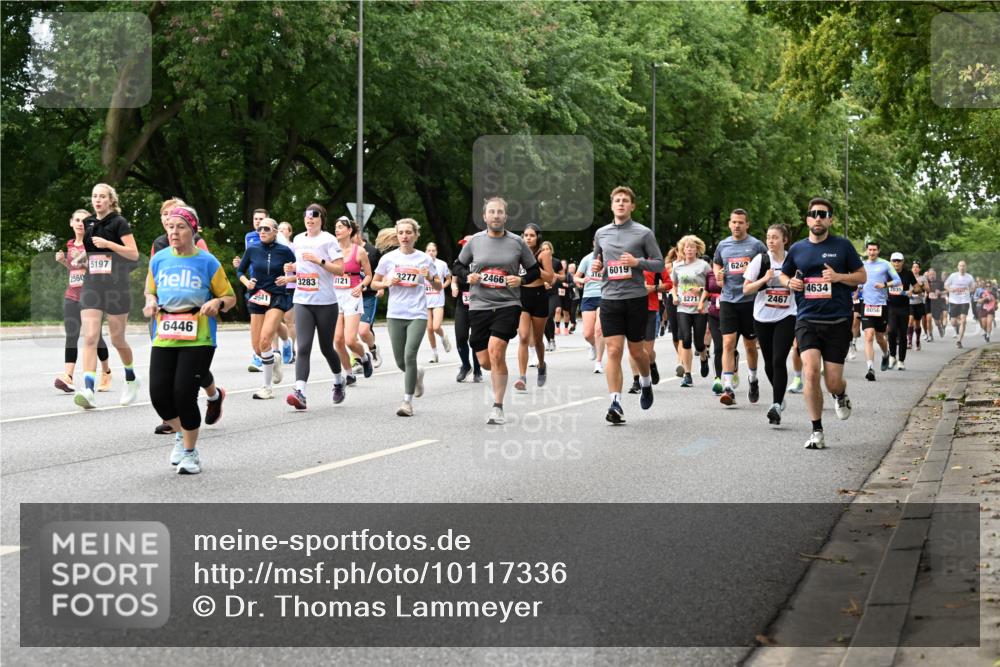 06.09.2026 - CURREX Alsterlauf Dr. Thomas Lammeyer http://msf.ph/oto/10117336 06.09.2026 09:15:01 Laufen 7, 2560, 5197, 6019, 17, 2466, 3277, 3283, 8121, 6446, 8271, 624, 2467, 4634, 8056, 2035, 2035 meine-sportfotos.de
