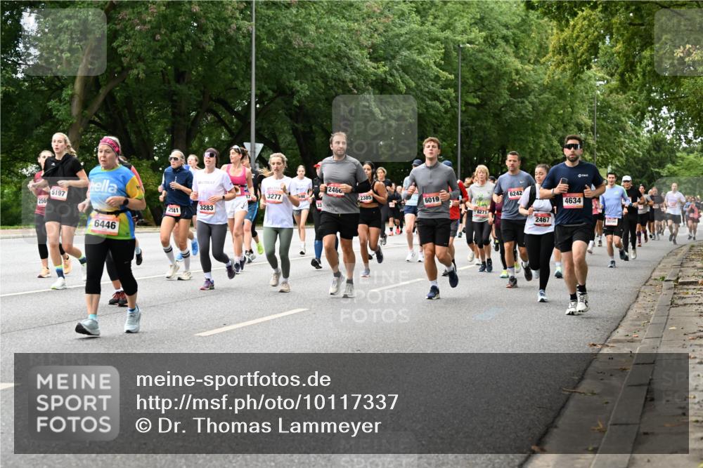 06.09.2026 - CURREX Alsterlauf Dr. Thomas Lammeyer http://msf.ph/oto/10117337 06.09.2026 09:15:01 Laufen 256, 5197, 3277, 98, 3283, 2541, 6446, 33, 2460, 2385, 6019, 6242, 2467, 4634 meine-sportfotos.de