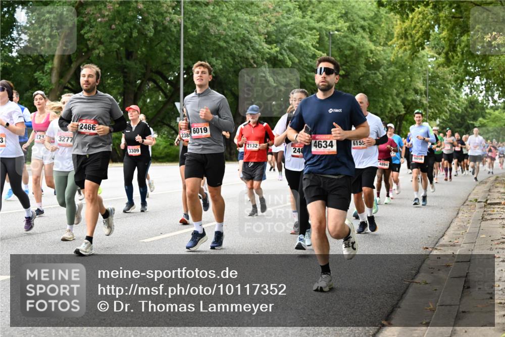 06.09.2026 - CURREX Alsterlauf Dr. Thomas Lammeyer http://msf.ph/oto/10117352 06.09.2026 09:15:03 Laufen 121, 3, 3277, 2466, 3309, 238, 6019, 21325, 240, 4634, 6155, 4894, 8056 meine-sportfotos.de