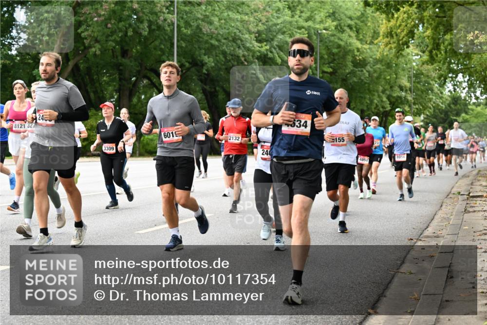 06.09.2026 - CURREX Alsterlauf Dr. Thomas Lammeyer http://msf.ph/oto/10117354 06.09.2026 09:15:03 Laufen 8121, 327, 24, 6019, 2132, 3309, 24, 34, 5155, 23, 4894, 8056 meine-sportfotos.de