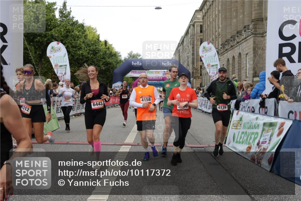 06.09.2026 - CURREX Alsterlauf Yannick Fuchs http://msf.ph/oto/10117372 06.09.2026 09:59:23 Ziel 2220, 2367, 2772, 3535, 3542, 3600, 3657, 3844, 3892, 4091, 4139, 4158, 4217, 4748, 4791, 5160, 5249, 5723, 5735, 6059, 6312, 6443, 6447 meine-sportfotos.de