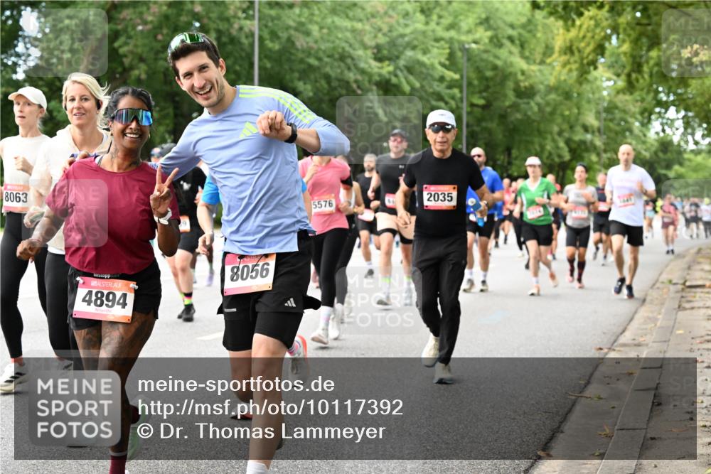 06.09.2026 - CURREX Alsterlauf Dr. Thomas Lammeyer http://msf.ph/oto/10117392 06.09.2026 09:15:08 Laufen 8063, 4894, 8056, 5576, 2035 meine-sportfotos.de