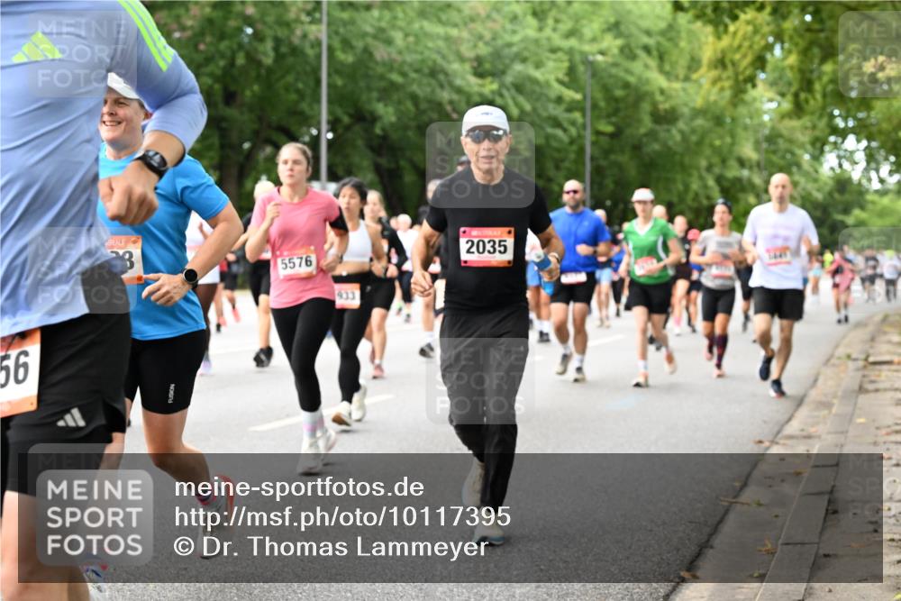 06.09.2026 - CURREX Alsterlauf Dr. Thomas Lammeyer http://msf.ph/oto/10117395 06.09.2026 09:15:09 Laufen 56, 8, 5576, 433, 2035 meine-sportfotos.de