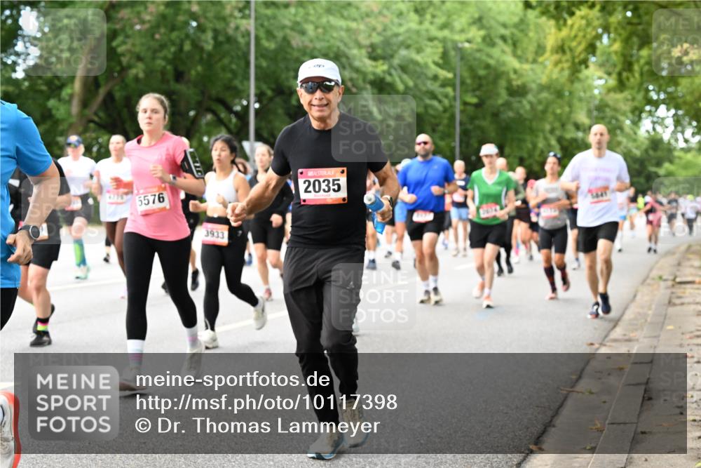 06.09.2026 - CURREX Alsterlauf Dr. Thomas Lammeyer http://msf.ph/oto/10117398 06.09.2026 09:15:09 Laufen 5576, 3933, 2, 2035 meine-sportfotos.de