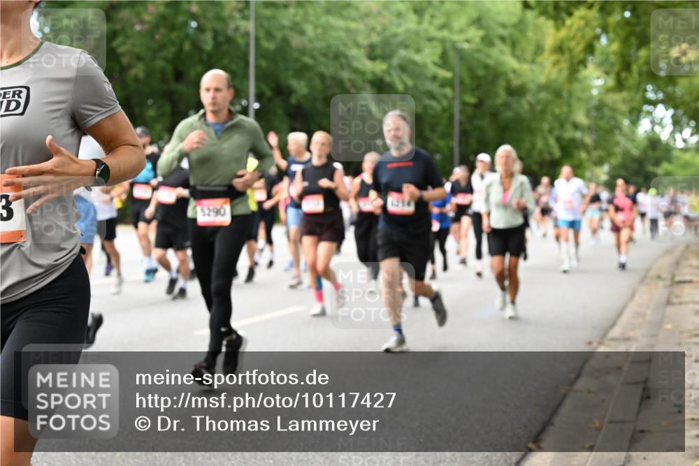 06.09.2026 - CURREX Alsterlauf Dr. Thomas Lammeyer http://msf.ph/oto/10117427 06.09.2026 09:15:14 Laufen 3, 5290 meine-sportfotos.de