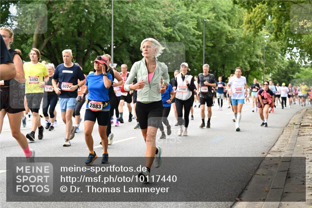 06.09.2026 - CURREX Alsterlauf Dr. Thomas Lammeyer http://msf.ph/oto/10117440 06.09.2026 09:15:16 Laufen 6492, 3245, 807, 2883, 3168, 3696, 3418 meine-sportfotos.de