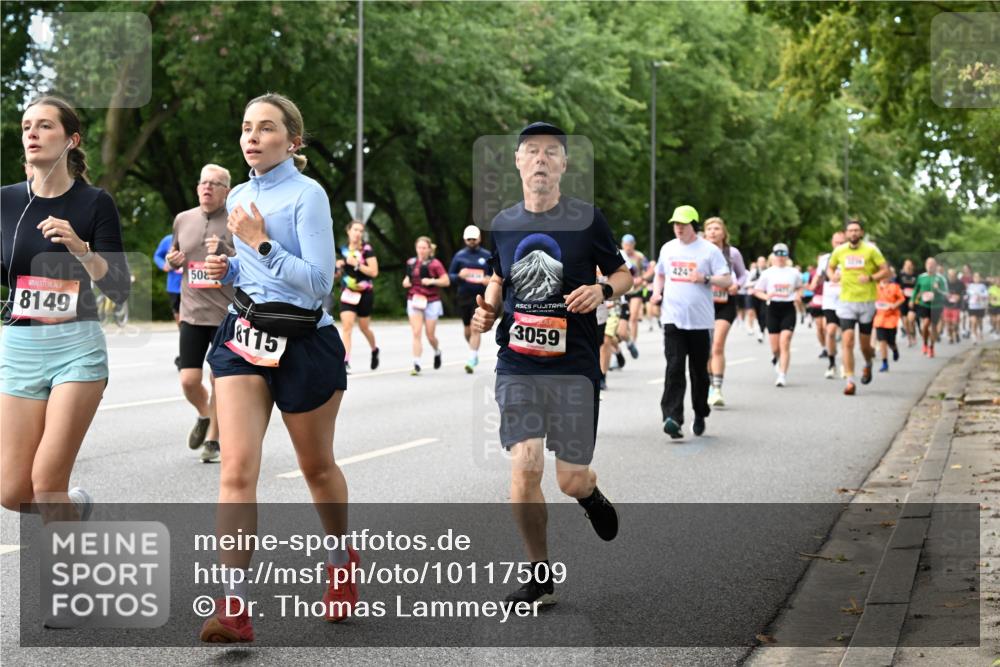 06.09.2026 - CURREX Alsterlauf Dr. Thomas Lammeyer http://msf.ph/oto/10117509 06.09.2026 09:15:26 Laufen 8149, 508, 8115, 3059, 424 meine-sportfotos.de