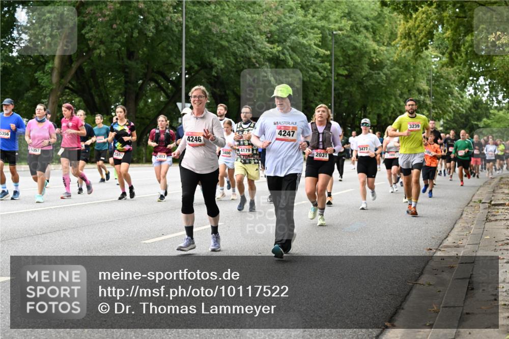 06.09.2026 - CURREX Alsterlauf Dr. Thomas Lammeyer http://msf.ph/oto/10117522 06.09.2026 09:15:27 Laufen 5356, 2417, 2552, 5357, 4246, 4179, 3400, 4247, 3477, 2031, 3995, 3239 meine-sportfotos.de