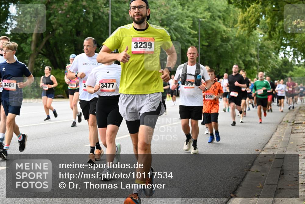 06.09.2026 - CURREX Alsterlauf Dr. Thomas Lammeyer http://msf.ph/oto/10117534 06.09.2026 09:15:31 Laufen 3401, 1205, 4, 3477, 3239, 096, 2091 meine-sportfotos.de