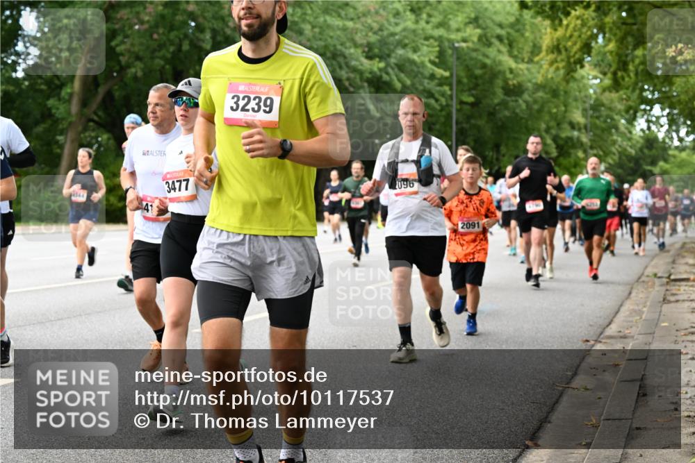 06.09.2026 - CURREX Alsterlauf Dr. Thomas Lammeyer http://msf.ph/oto/10117537 06.09.2026 09:15:31 Laufen 4344, 3477, 3239, 096, 2091 meine-sportfotos.de