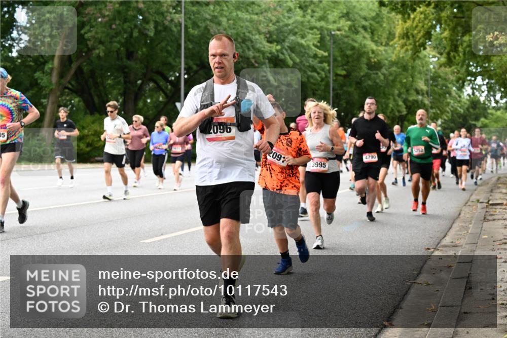 06.09.2026 - CURREX Alsterlauf Dr. Thomas Lammeyer http://msf.ph/oto/10117543 06.09.2026 09:15:32 Laufen 05, 2096, 209, 3995, 5252, 4790 meine-sportfotos.de