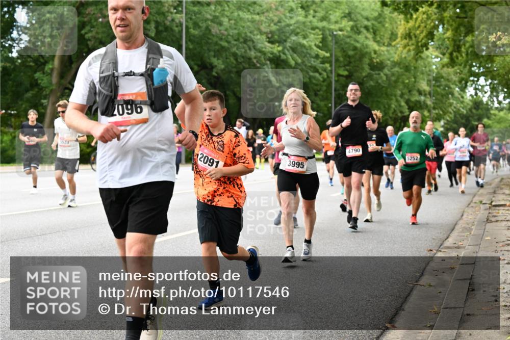 06.09.2026 - CURREX Alsterlauf Dr. Thomas Lammeyer http://msf.ph/oto/10117546 06.09.2026 09:15:33 Laufen 5520, 2096, 2, 4790, 2091, 3995, 5252 meine-sportfotos.de