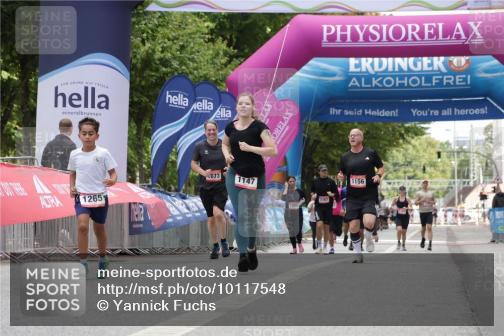 06.09.2026 - CURREX Alsterlauf Yannick Fuchs http://msf.ph/oto/10117548 06.09.2026 12:01:24 Ziel 1026, 1243 meine-sportfotos.de