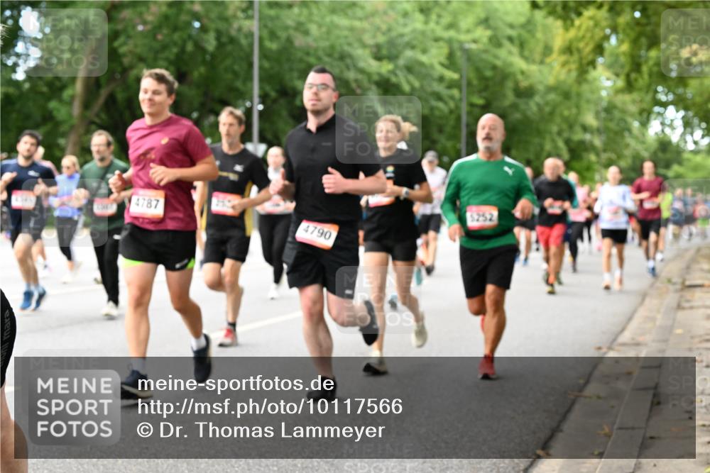 06.09.2026 - CURREX Alsterlauf Dr. Thomas Lammeyer http://msf.ph/oto/10117566 06.09.2026 09:15:35 Laufen 4790, 4787, 5252 meine-sportfotos.de