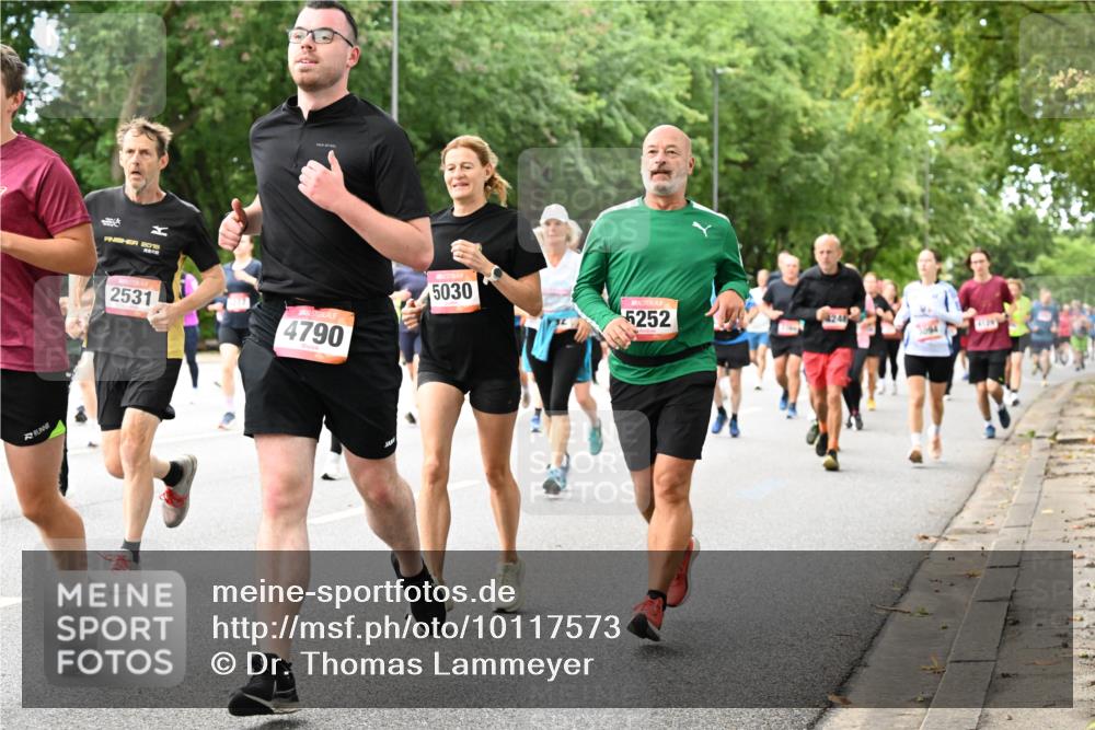 06.09.2026 - CURREX Alsterlauf Dr. Thomas Lammeyer http://msf.ph/oto/10117573 06.09.2026 09:15:36 Laufen 2015, 2531, 4790, 5030, 5252, 4248 meine-sportfotos.de