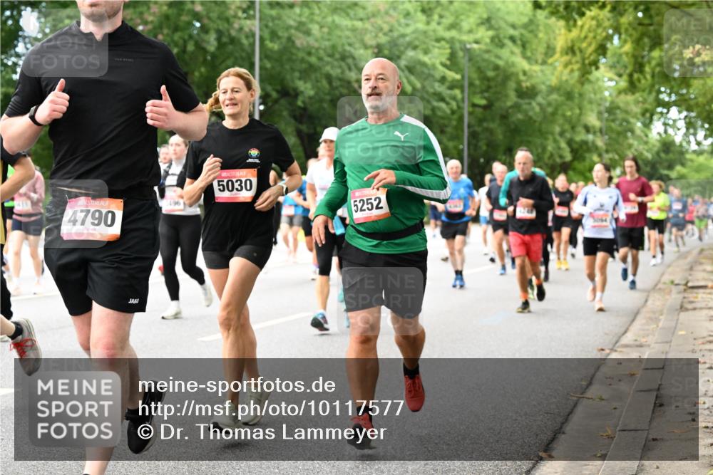 06.09.2026 - CURREX Alsterlauf Dr. Thomas Lammeyer http://msf.ph/oto/10117577 06.09.2026 09:15:36 Laufen 411, 4790, 196, 5030, 5252 meine-sportfotos.de