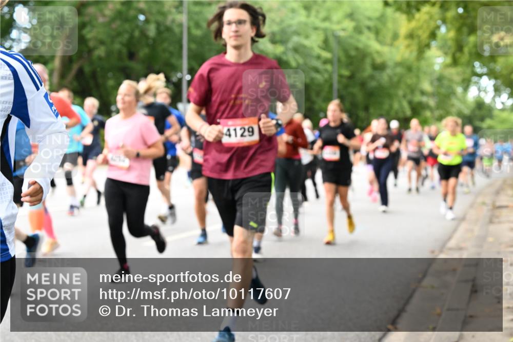 06.09.2026 - CURREX Alsterlauf Dr. Thomas Lammeyer http://msf.ph/oto/10117607 06.09.2026 09:15:41 Laufen 4129 meine-sportfotos.de