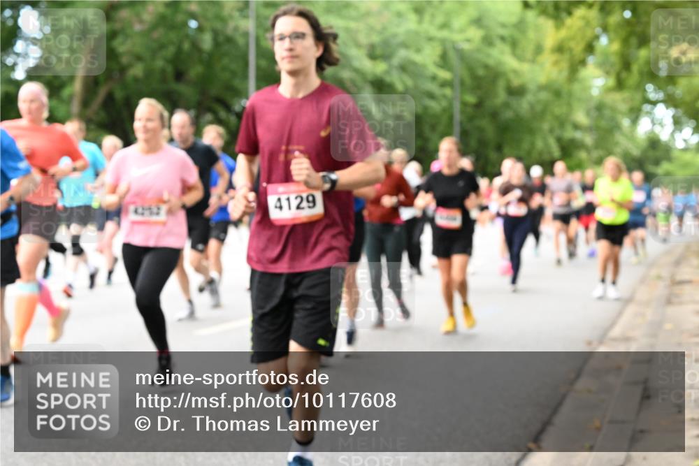 06.09.2026 - CURREX Alsterlauf Dr. Thomas Lammeyer http://msf.ph/oto/10117608 06.09.2026 09:15:41 Laufen 4252, 4129 meine-sportfotos.de