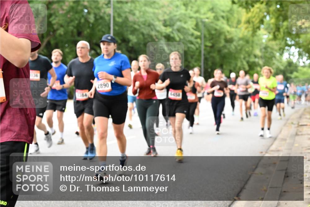 06.09.2026 - CURREX Alsterlauf Dr. Thomas Lammeyer http://msf.ph/oto/10117614 06.09.2026 09:15:42 Laufen 2890, 6454 meine-sportfotos.de
