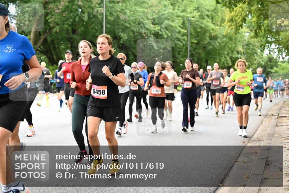 06.09.2026 - CURREX Alsterlauf Dr. Thomas Lammeyer http://msf.ph/oto/10117619 06.09.2026 09:15:43 Laufen 51, 6458, 6107, 3456, 4906 meine-sportfotos.de