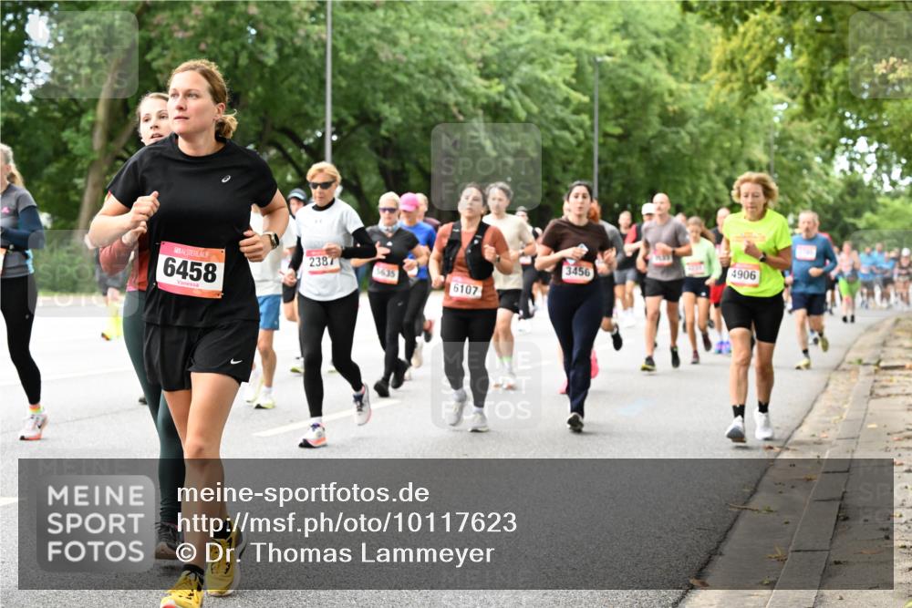 06.09.2026 - CURREX Alsterlauf Dr. Thomas Lammeyer http://msf.ph/oto/10117623 06.09.2026 09:15:43 Laufen 6458, 2387, 5635, 6107, 3456, 4906 meine-sportfotos.de