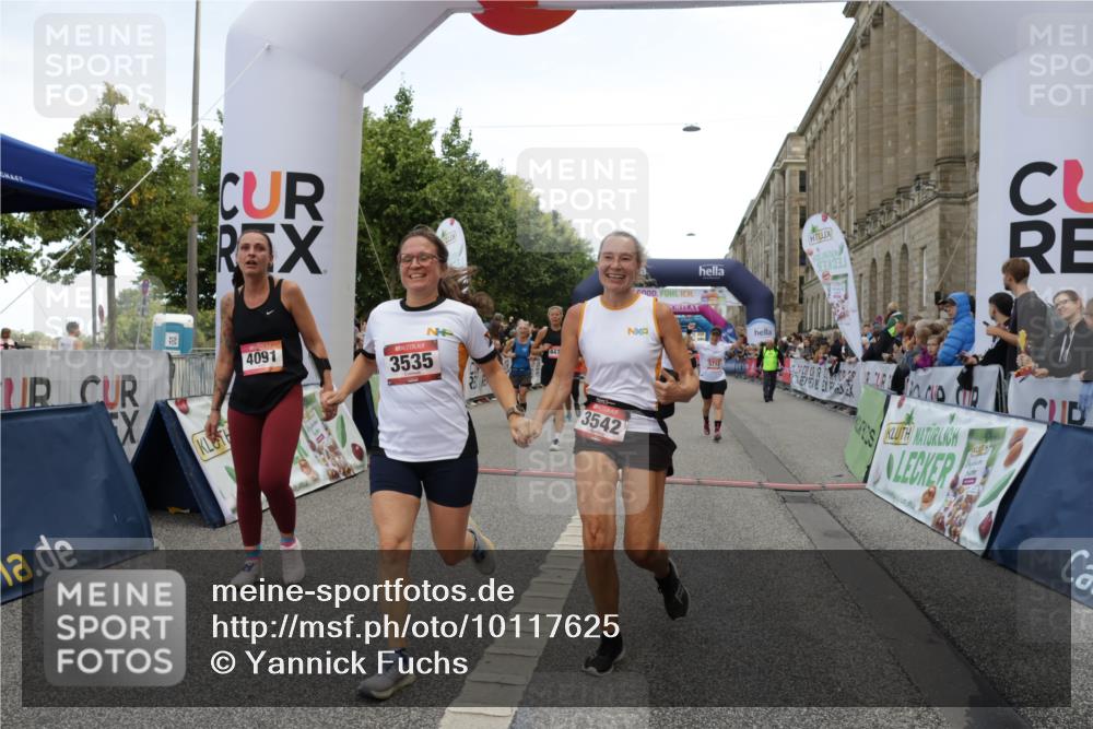 06.09.2026 - CURREX Alsterlauf Yannick Fuchs http://msf.ph/oto/10117625 06.09.2026 09:59:27 Ziel 2077, 2772, 3129, 3535, 3542, 3600, 3657, 3695, 3969, 4091, 4139, 4158, 4478, 4791, 5160, 5636, 5712, 5723, 5735, 5948, 6059, 6312, 6443, 6447 meine-sportfotos.de