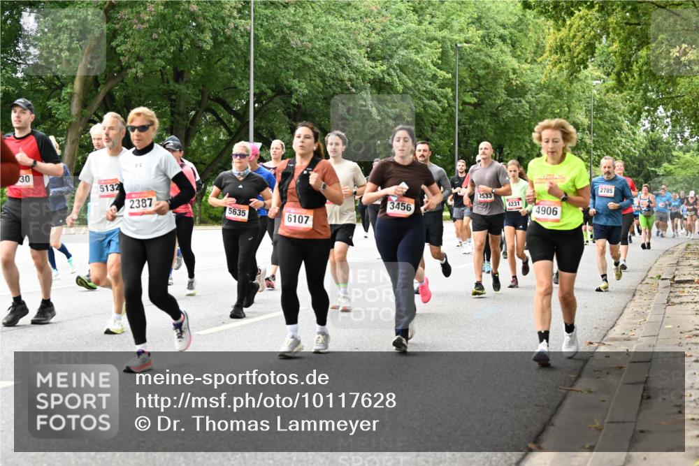 06.09.2026 - CURREX Alsterlauf Dr. Thomas Lammeyer http://msf.ph/oto/10117628 06.09.2026 09:15:44 Laufen 30, 5132, 2533, 2387, 3456, 5635, 6107, 031, 4906, 2785 meine-sportfotos.de