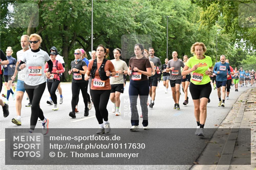 06.09.2026 - CURREX Alsterlauf Dr. Thomas Lammeyer http://msf.ph/oto/10117630 06.09.2026 09:15:44 Laufen 2387, 75, 5635, 6107, 2785, 3456, 2533, 4906 meine-sportfotos.de
