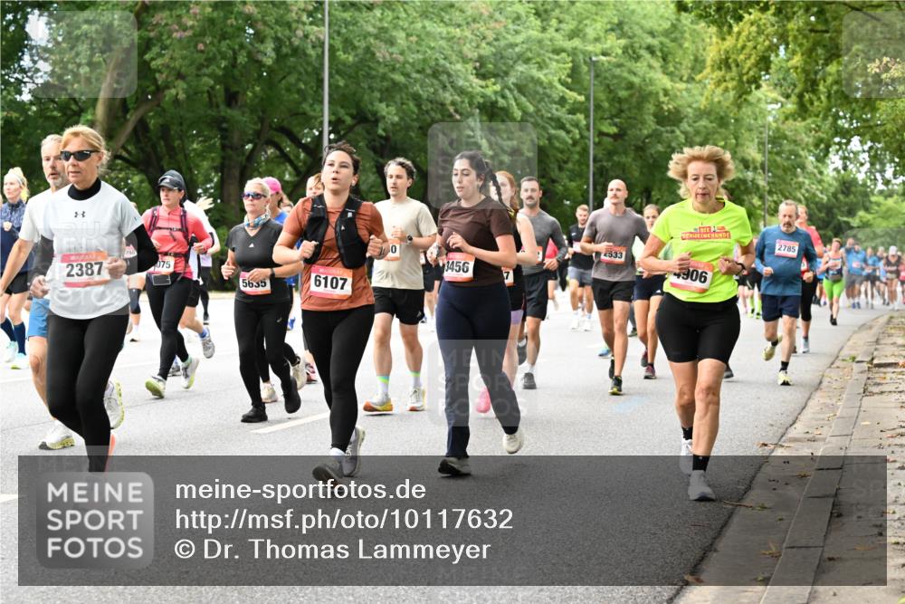 06.09.2026 - CURREX Alsterlauf Dr. Thomas Lammeyer http://msf.ph/oto/10117632 06.09.2026 09:15:44 Laufen 2387, 075, 5635, 6107, 0, 3456, 7, 4533, 906, 2785 meine-sportfotos.de