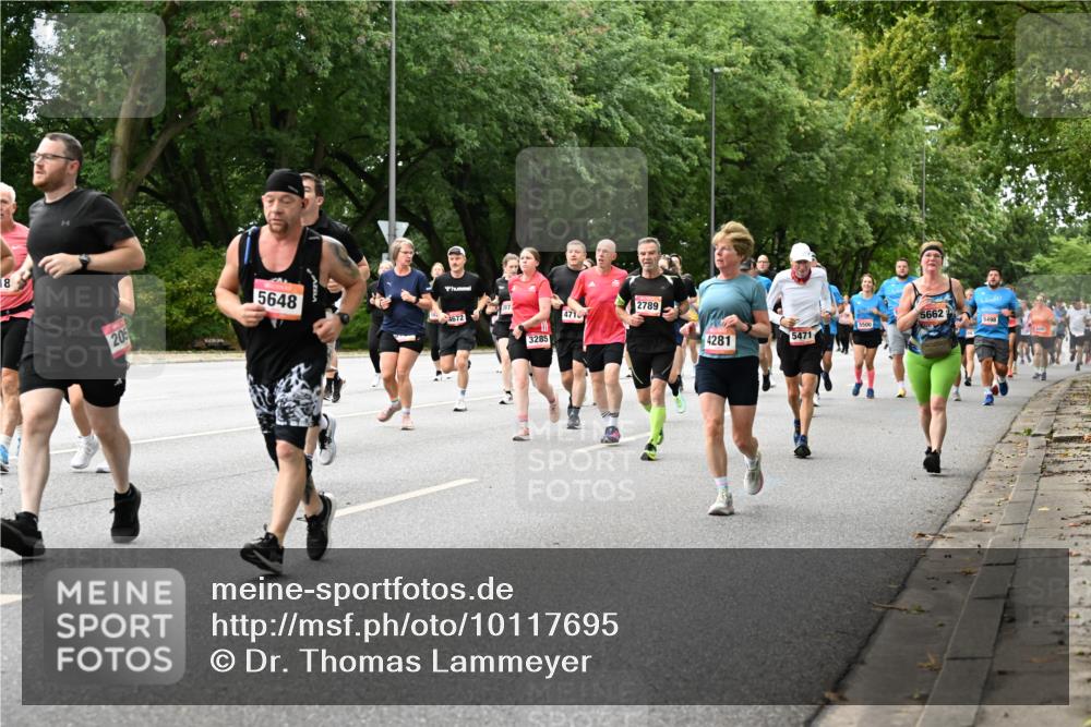 06.09.2026 - CURREX Alsterlauf Dr. Thomas Lammeyer http://msf.ph/oto/10117695 06.09.2026 09:15:52 Laufen 18, 20, 5648, 2789, 4710, 4672, 3285, 5662, 5498, 4281, 5471 meine-sportfotos.de