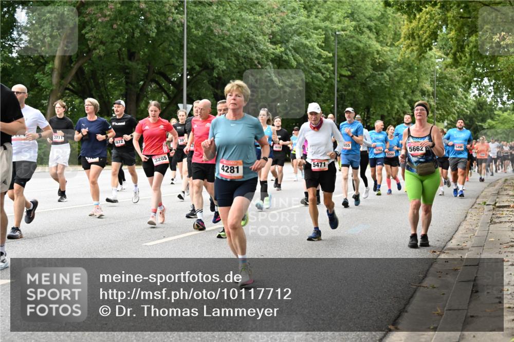 06.09.2026 - CURREX Alsterlauf Dr. Thomas Lammeyer http://msf.ph/oto/10117712 06.09.2026 09:15:54 Laufen 3711, 4672, 3285, 39, 4281, 3616, 5471, 855, 5268, 5500, 5662, 5498 meine-sportfotos.de