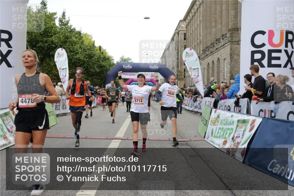 06.09.2026 - CURREX Alsterlauf Yannick Fuchs http://msf.ph/oto/10117715 06.09.2026 09:59:30 Ziel 2077, 2227, 2228, 2772, 3129, 3535, 3542, 3600, 3657, 3695, 3969, 4091, 4158, 4291, 4478, 5474, 5636, 5638, 5712, 5948, 6059, 6447 meine-sportfotos.de