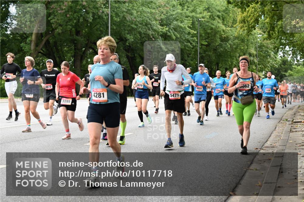 06.09.2026 - CURREX Alsterlauf Dr. Thomas Lammeyer http://msf.ph/oto/10117718 06.09.2026 09:15:54 Laufen 371, 4672, 3285, 4281, 5070, 3616, 4855, 662, 5268, 5471, 5498 meine-sportfotos.de