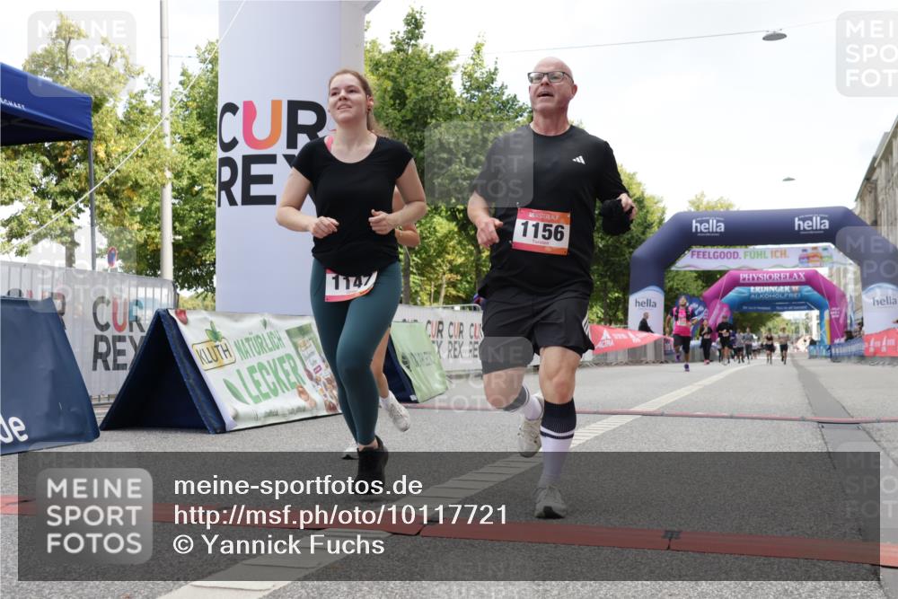 06.09.2026 - CURREX Alsterlauf Yannick Fuchs http://msf.ph/oto/10117721 06.09.2026 12:01:32 Ziel 1073, 1147, 1155, 1156, 1233, 1265 meine-sportfotos.de