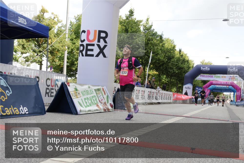 06.09.2026 - CURREX Alsterlauf Yannick Fuchs http://msf.ph/oto/10117800 06.09.2026 12:01:37 Ziel 1073, 1147, 1155, 1156, 1233, 1265 meine-sportfotos.de