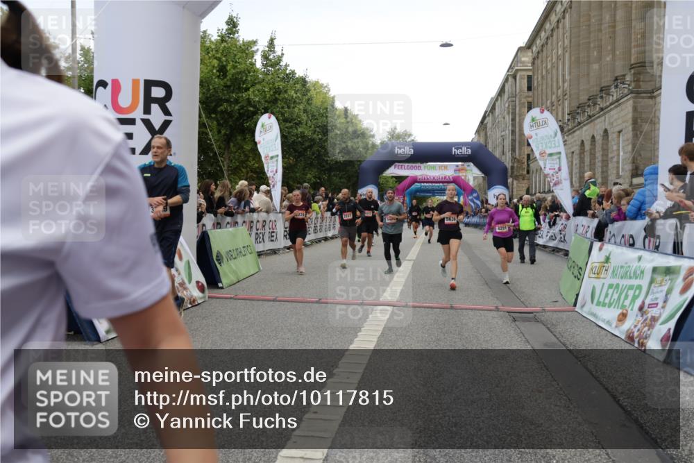 06.09.2026 - CURREX Alsterlauf Yannick Fuchs http://msf.ph/oto/10117815 06.09.2026 09:59:33 Ziel 2077, 2227, 2228, 3129, 3535, 3542, 3695, 3969, 4291, 4478, 4751, 4752, 5474, 5636, 5638, 5712, 5948, 6199, 6200, 6213, 8111 meine-sportfotos.de