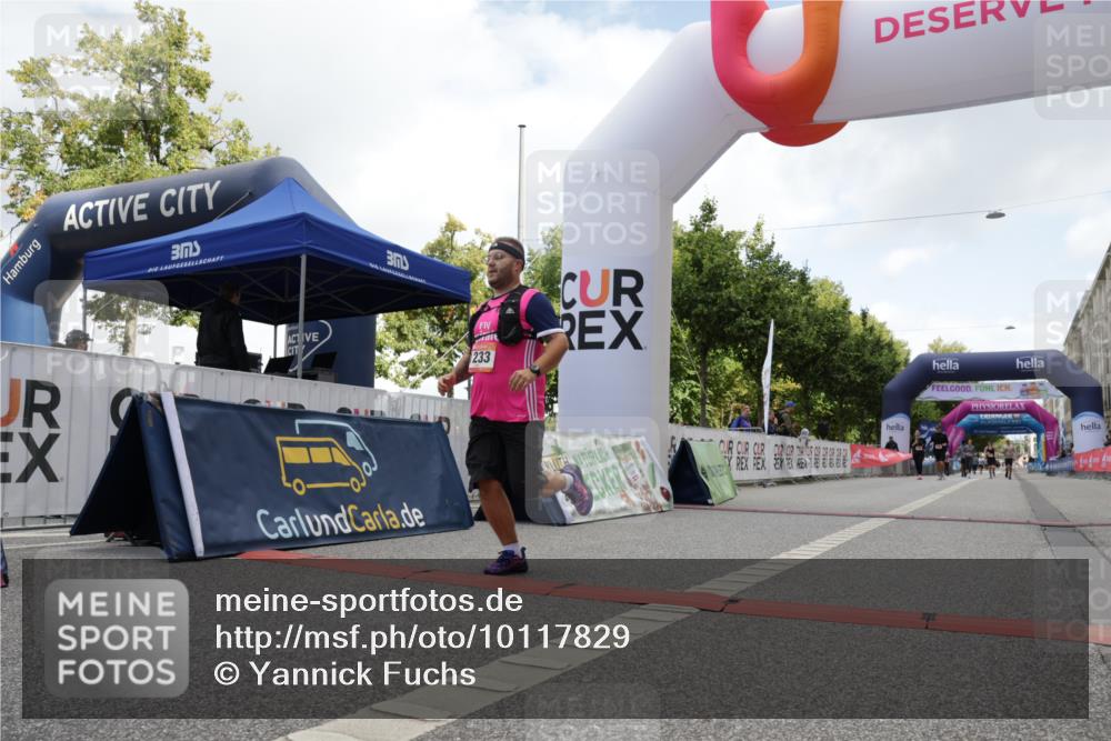 06.09.2026 - CURREX Alsterlauf Yannick Fuchs http://msf.ph/oto/10117829 06.09.2026 12:01:38 Ziel 1147, 1155, 1156, 1233 meine-sportfotos.de
