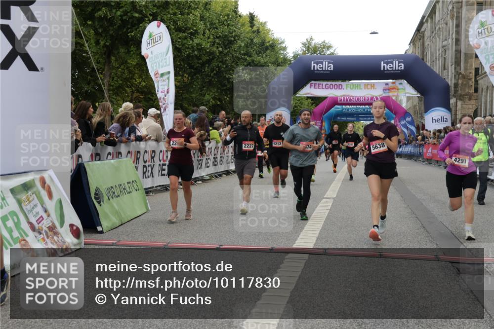 06.09.2026 - CURREX Alsterlauf Yannick Fuchs http://msf.ph/oto/10117830 06.09.2026 09:59:33 Ziel 2077, 2227, 2228, 3129, 3535, 3542, 3695, 3969, 4291, 4478, 4751, 4752, 5474, 5636, 5638, 5712, 5948, 6199, 6200, 6213, 8111 meine-sportfotos.de