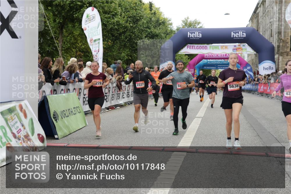 06.09.2026 - CURREX Alsterlauf Yannick Fuchs http://msf.ph/oto/10117848 06.09.2026 09:59:33 Ziel 2077, 2227, 2228, 3129, 3535, 3542, 3695, 3969, 4291, 4478, 4751, 4752, 5474, 5636, 5638, 5712, 5948, 6199, 6200, 6213, 8111 meine-sportfotos.de