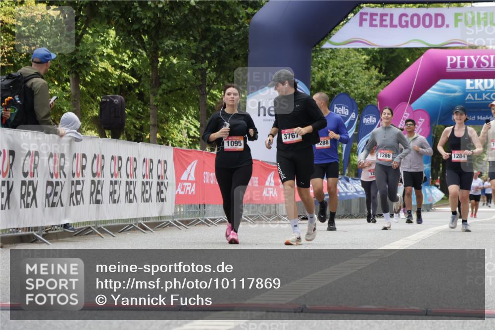 06.09.2026 - CURREX Alsterlauf Yannick Fuchs http://msf.ph/oto/10117869 06.09.2026 12:01:42 Ziel 1233 meine-sportfotos.de