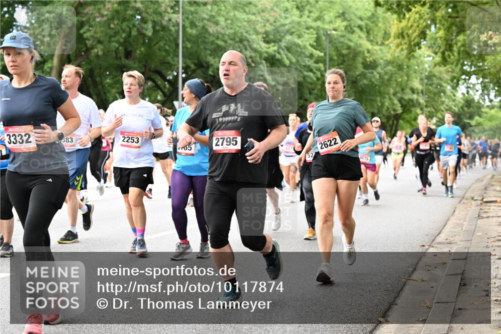06.09.2026 - CURREX Alsterlauf Dr. Thomas Lammeyer http://msf.ph/oto/10117874 06.09.2026 09:16:15 Laufen 3332, 383, 2253, 05, 2795, 52, 2622 meine-sportfotos.de